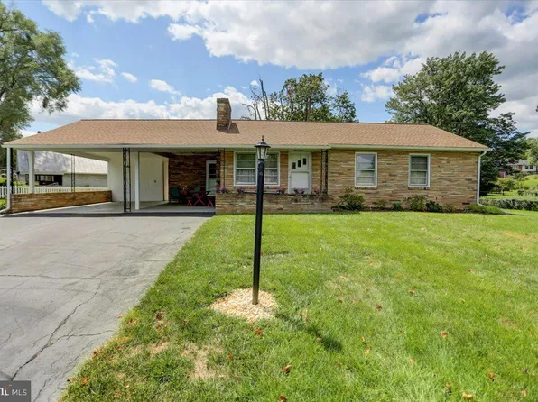 13608 Royal Rd, Hagerstown, MD 21742