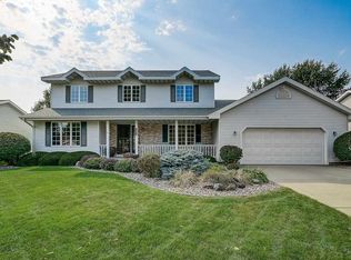1005 Pasadena Pkwy, Waunakee, WI 53597