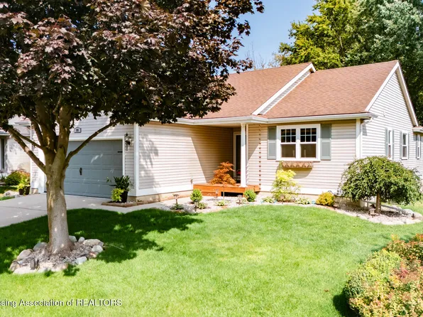 280 Winding River Dr, Williamston, MI 48895