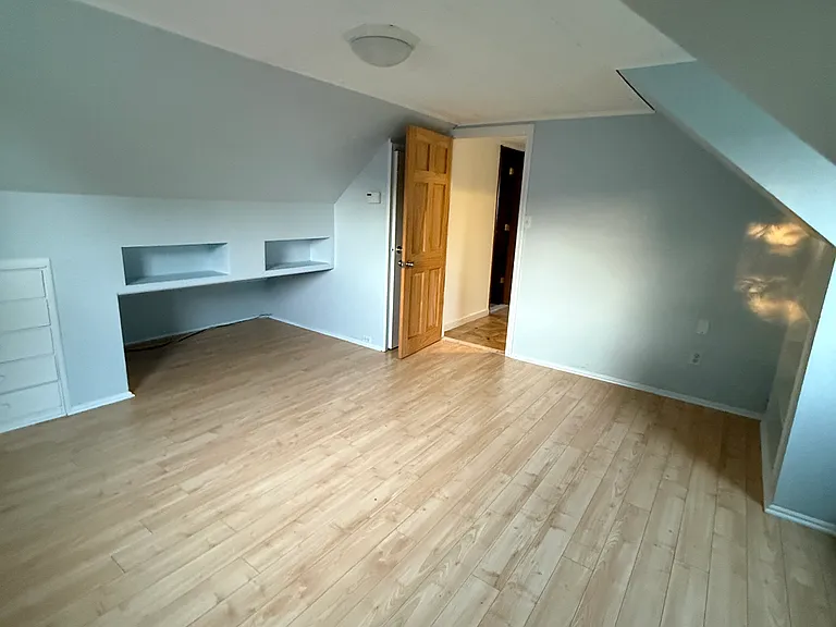 195 N Wisconsin Ave — Photo 16
