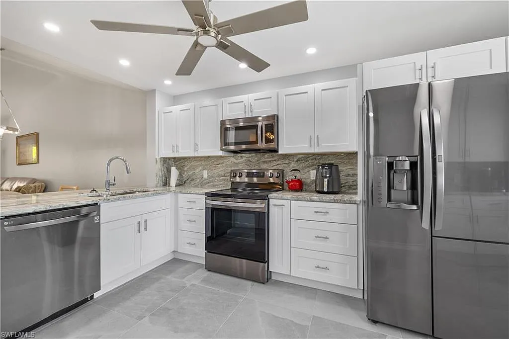 2 bed, 2.0 bath, 1200 sqft, $5,000 — Photo 3