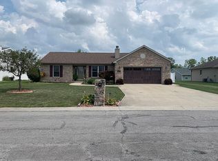 875 Deerwood Dr, Defiance, OH 43512