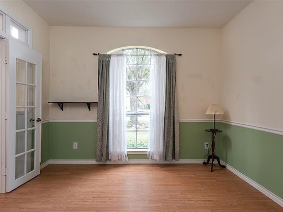 5th image of 18514 Sandelford Dr