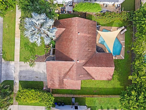 3rd image of 1331 Fulmar Drive