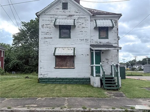 1612 Spring St, Parkersburg, WV 26101