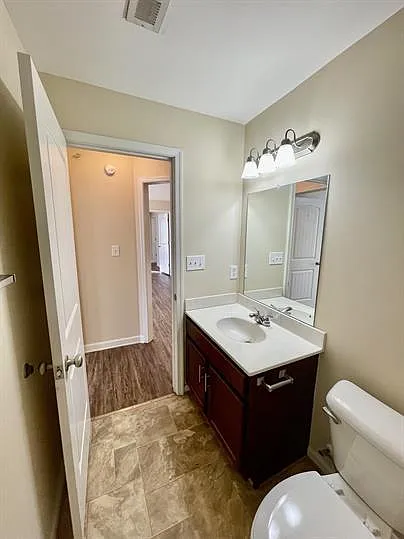121 Colonnade Street — Photo 41