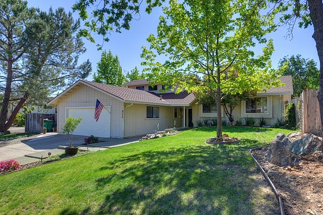 1st image of 934 Yosemite Ln
