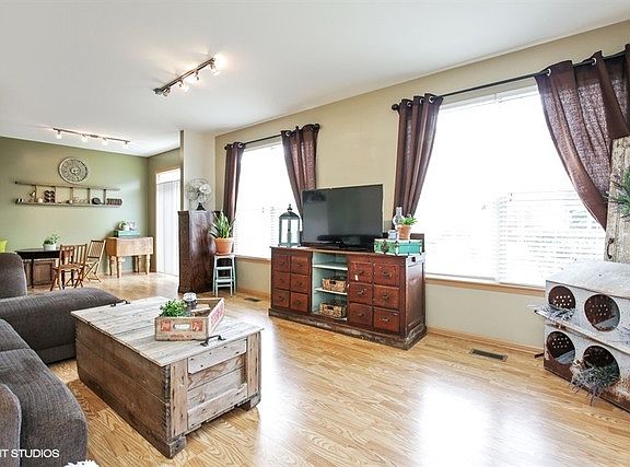 3rd image of 1531 Legacy Dr #324-4