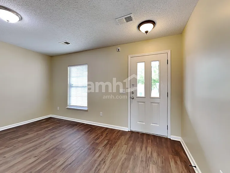 304 Southport Dr — Photo 8
