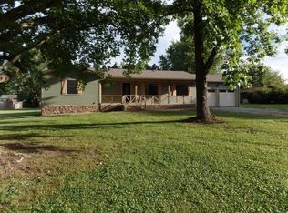 295 Woodlake Rd, Eldorado, IL 62930