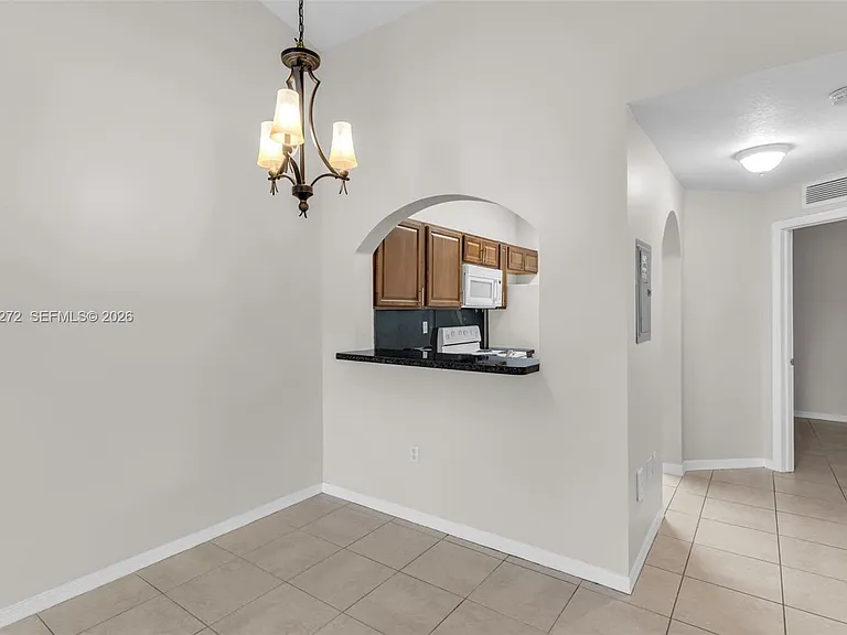 1241 SE 29th St #202-27 — Photo 5
