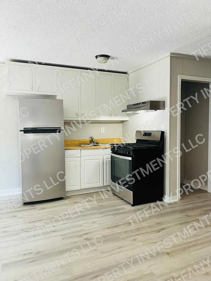 2 bed, 1.0 bath, $900 — Photo 4
