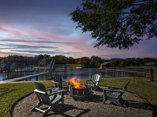 186 Bushwhacker Dr, Mabank, TX 75156