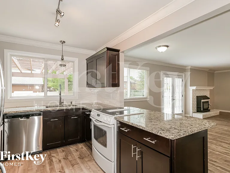 721 Cedar Glen Dr — Photo 6