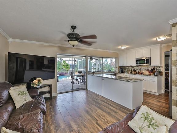 5th image of 6515 Santiago Ct