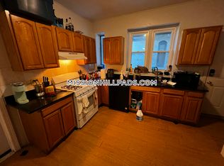 1458 Tremont St APT 4, Boston, MA 02120