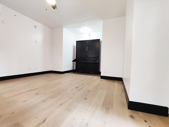 5th image of 1354 N Harper Ave #F9609c2d6