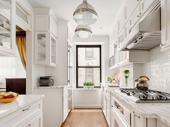 2nd image of 35 W 82nd St APT 2A