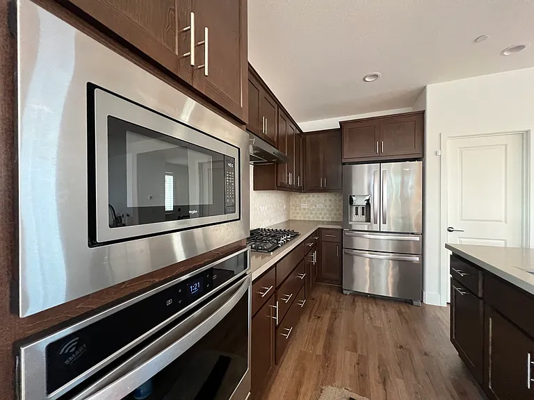 843 Barney Cmn — Photo 11