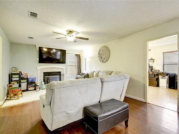 5th image of 12315 Yarmont Way