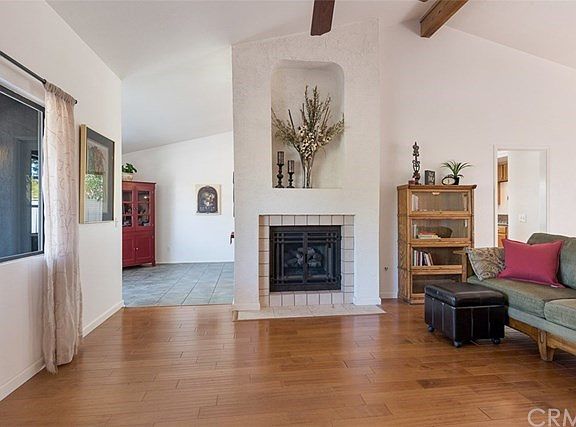 2nd image of 2050 Balboa Cir