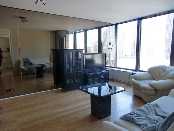 5th image of 505 N Lake Shore Dr APT 1002