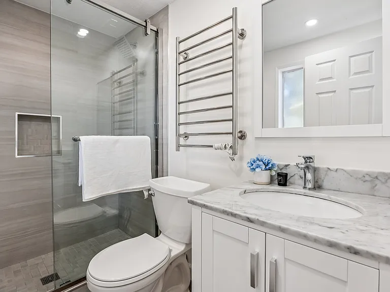 610 Hillcrest Blvd — Photo 32
