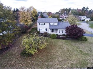 16 Riverdale Ct, Niskayuna, NY 12309