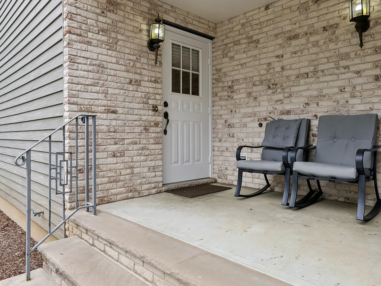 3 bed, 3376 sqft, $3,500 — Photo 1
