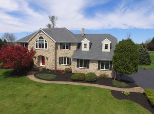 11 Canterbury Ln, Lebanon, NJ 08833