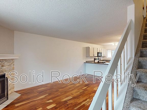 2nd image of 1297 Vondelpark Dr