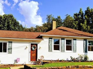 901 Tulip Dr, New Brighton, PA 15066