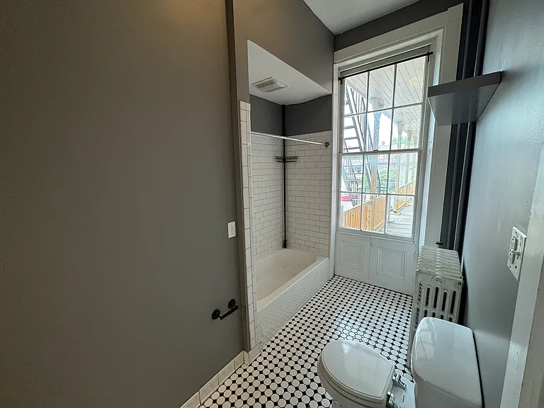 211 E King St #2 — Photo 20