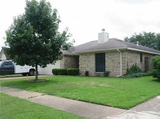 3610 Raindrops Rd, Pasadena, TX 77505