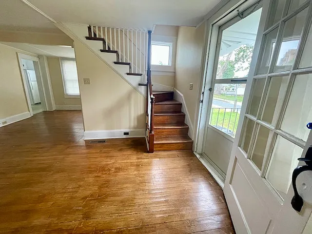2 bed, 900 sqft, $1,100 — Photo 3
