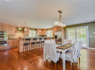 23 Sunset Ln, Middlefield, CT 06455