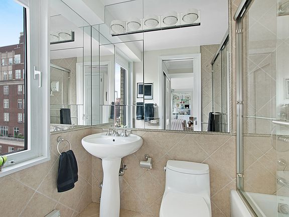5th image of 1065 Park Ave #23C