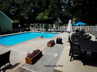 99 Mount Vernon Cir, Sandy Springs, GA 30338