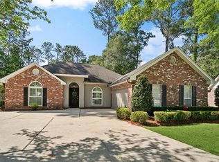 2063 Olvey Dr, Mandeville, LA 70448