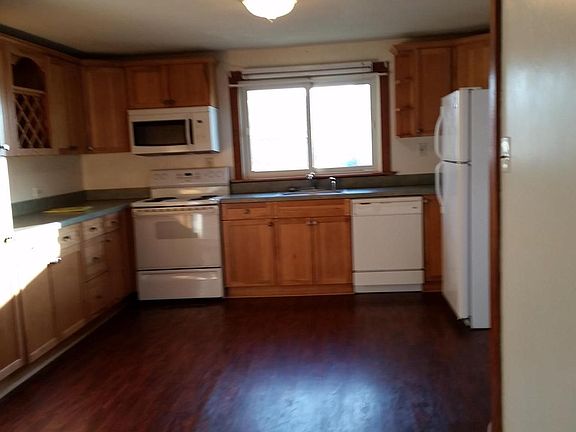 3rd image of 246 Elder Ln