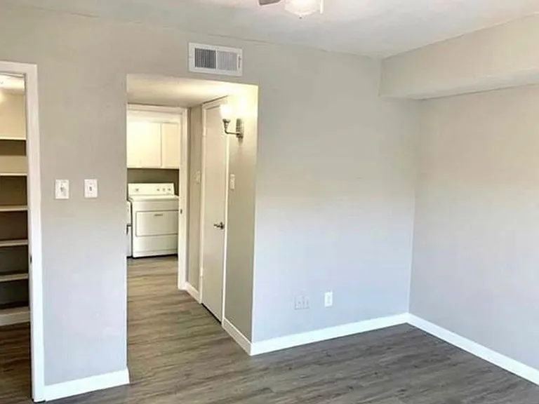 10650 Steppington Dr #122 — Photo 14