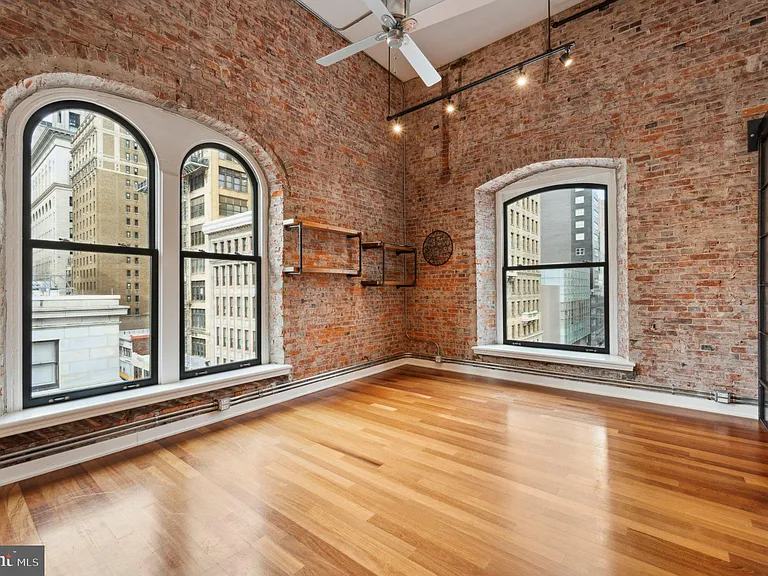 105 S 12th St #500 — Photo 17