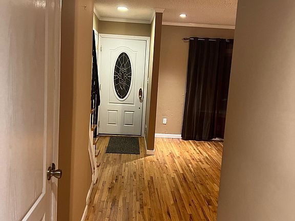 3rd image of 107 Ladd Ave