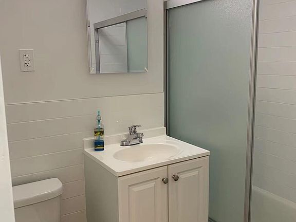 2nd image of 3148 Kings Hwy Floor 1