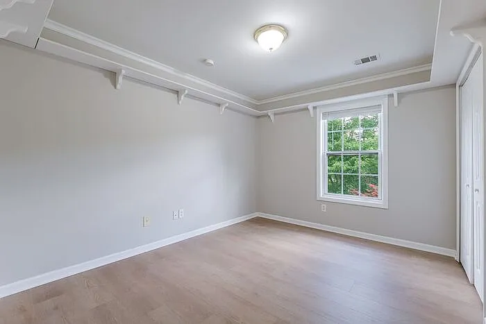 2148 Saint Albans Pl — Photo 20