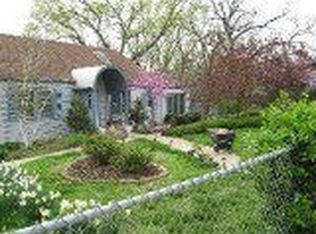 8540 Holliday Dr, Shawnee, KS 66217