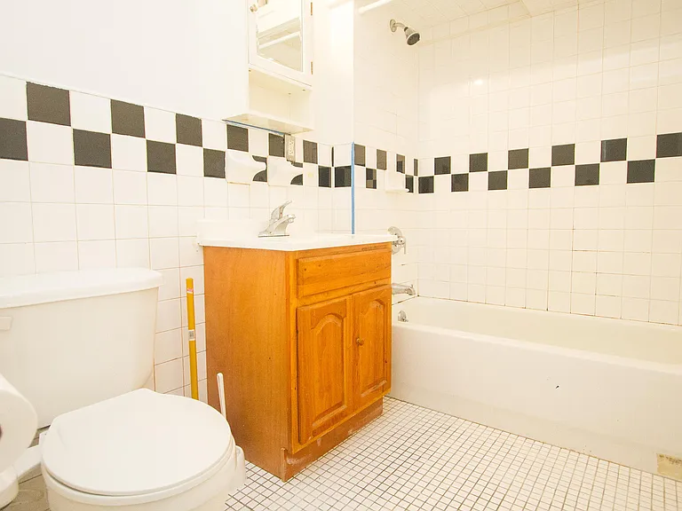 175 Stockholm St #211 — Photo 2