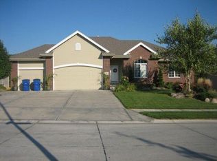 19942 Chicago St, Elkhorn, NE 68022