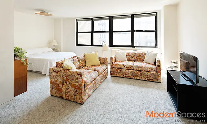 Sold by Modern Spaces | media 6