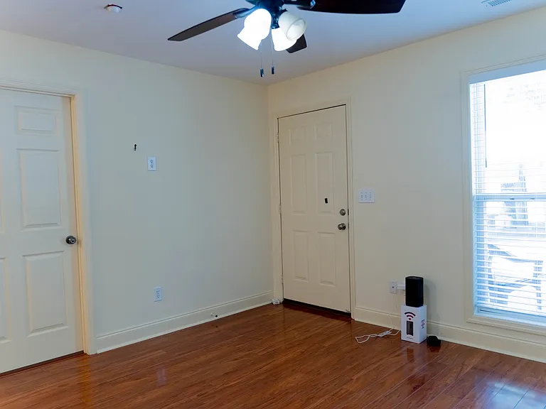 4369 Sullivan St #B — Photo 4